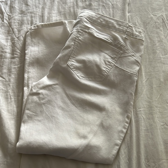 Size 16 D. Jeans never worn - Picture 2 of 5